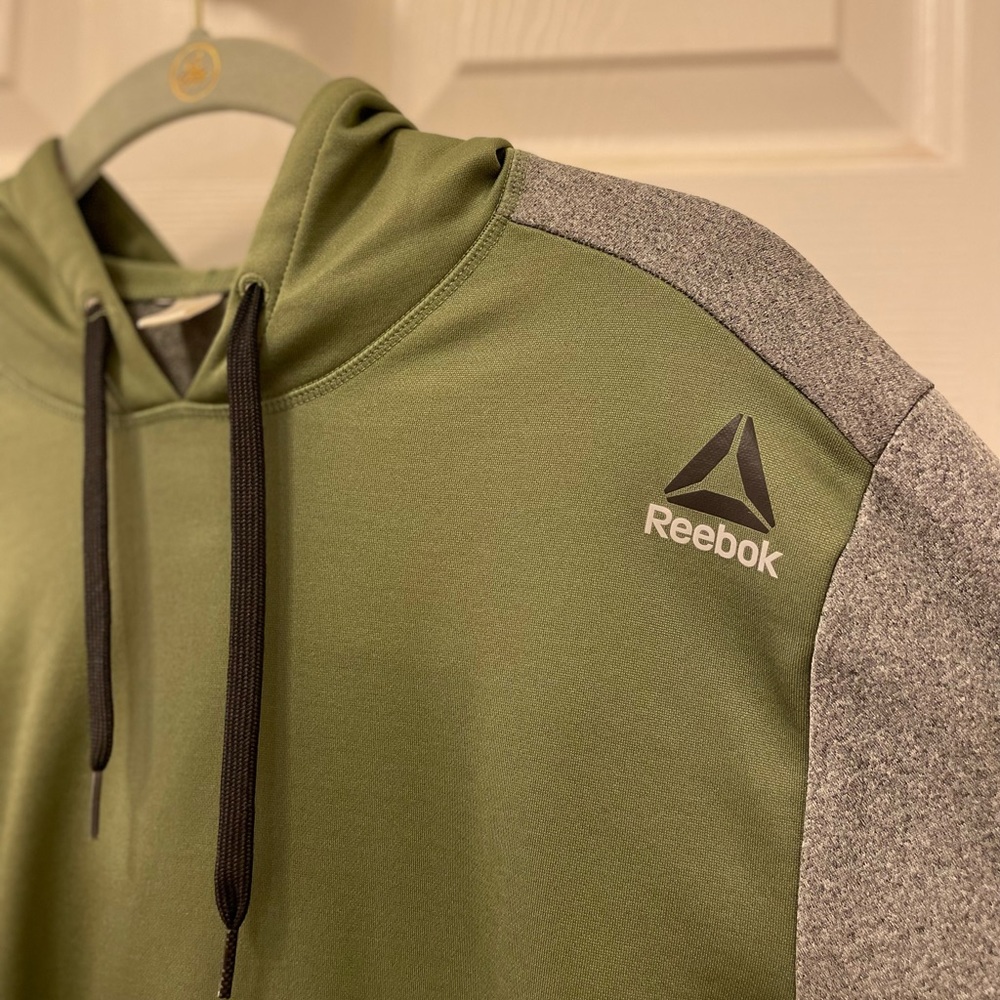 Men’s Reebok Hoodie - Picture 3 of 3